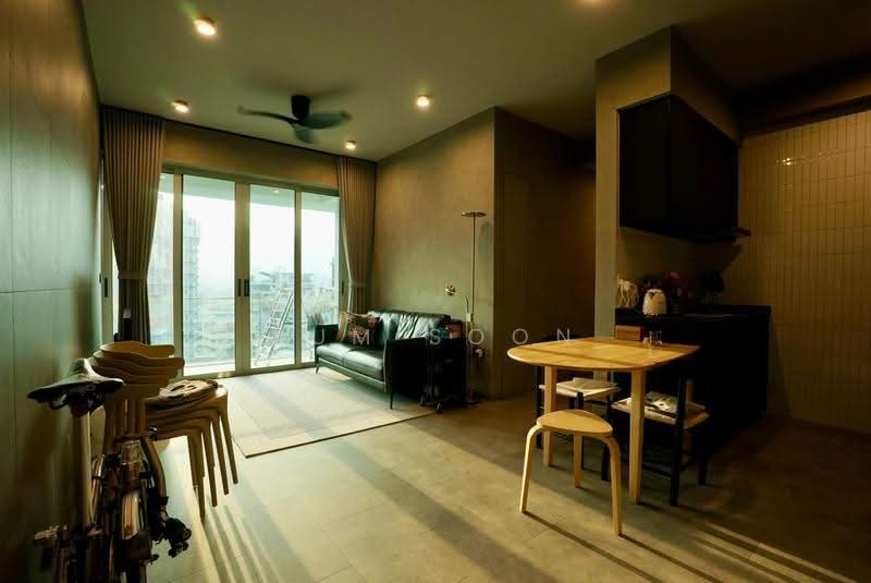 Woodsville 28, 28 Woodsville Close, 2 Bedrooms, 904 sqft, Condominium For Sale, by Kum Soon, 500244093 - Living Room - PropertyGuru.com.sg