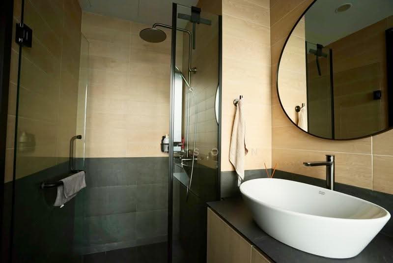 Woodsville 28, 28 Woodsville Close, 2 Bedrooms, 904 sqft, Condominium For Sale, by Kum Soon, 500244093 - Bathroom - PropertyGuru.com.sg