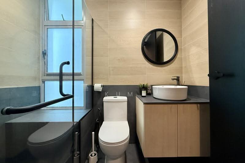 Woodsville 28, 28 Woodsville Close, Macpherson / Potong Pasir, 2 Bedrooms, 904 sqft, Condominium For Sale, by Kum Soon, 500244093 - Bathroom - PropertyGuru.com.sg