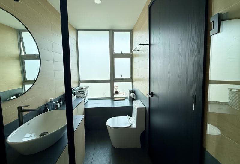 Woodsville 28, 28 Woodsville Close, Macpherson / Potong Pasir, 2 Bedrooms, 904 sqft, Condominium For Sale, by Kum Soon, 500244093 - Bathroom - PropertyGuru.com.sg