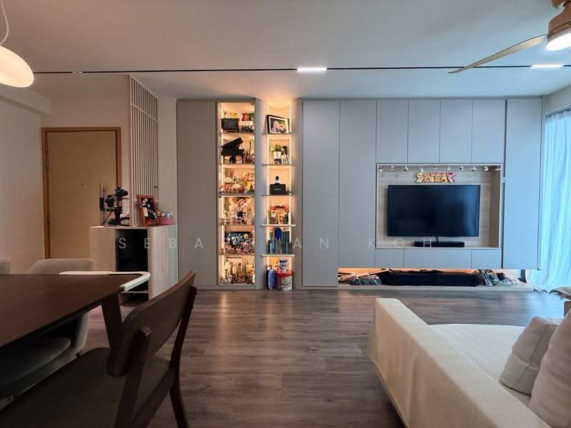 Esparina Residences, 121 Compassvale Bow, Hougang / Punggol / Sengkang, 2 Bedrooms, 829 sqft, Condominium For Sale, by Sebastian Koh, 500244107 - Living Room - PropertyGuru.com.sg