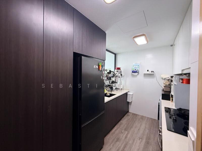 Esparina Residences, 121 Compassvale Bow, Hougang / Punggol / Sengkang, 2 Bedrooms, 829 sqft, Condominium For Sale, by Sebastian Koh, 500244107 - Kitchen - PropertyGuru.com.sg