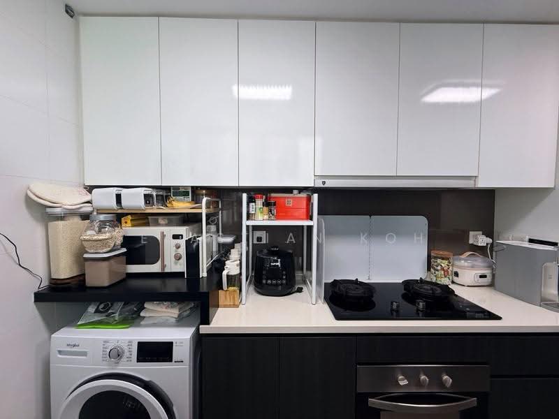 Esparina Residences, 121 Compassvale Bow, Hougang / Punggol / Sengkang, 2 Bedrooms, 829 sqft, Condominium For Sale, by Sebastian Koh, 500244107 - Kitchen - PropertyGuru.com.sg