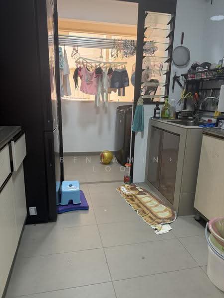 467B Bukit Batok West Avenue 9, 467B Bukit Batok West Avenue 9, 3 Bedrooms, 1,001 sqft, HDB Flat For Sale, by Benjamin Loo, 500244111 - Kitchen - PropertyGuru.com.sg
