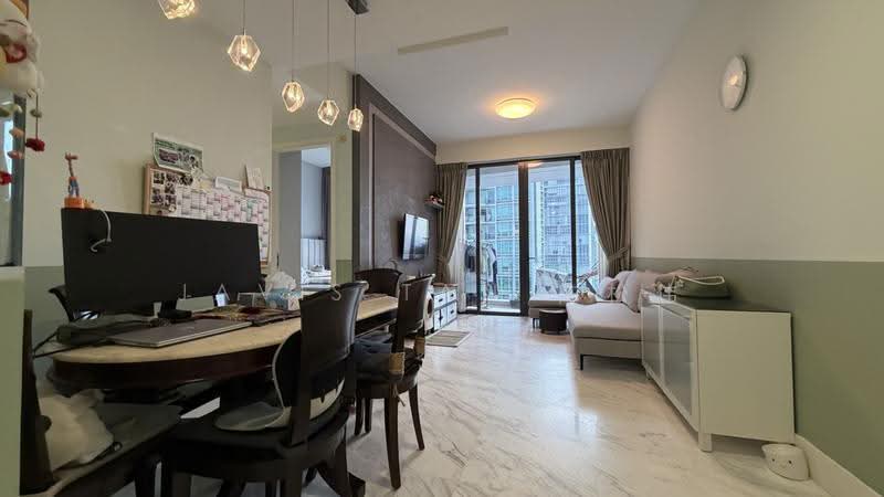 VIVA, 2 Suffolk Walk, Newton / Novena, 2 Bedrooms, 1,044 sqft, Condominium For Sale, by Javis Tan 陈松伟, 500244112 - Living Room - PropertyGuru.com.sg