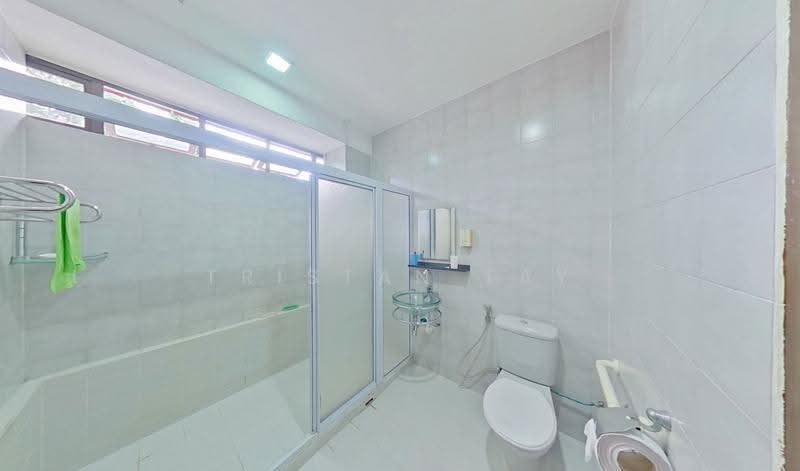 Ah Soo Garden, Lorong Ah Soo, 6 Bedrooms, 3,500 sqft, Semi-Detached House For Sale, by Tristan Tay, 500244117 - Bathroom - PropertyGuru.com.sg