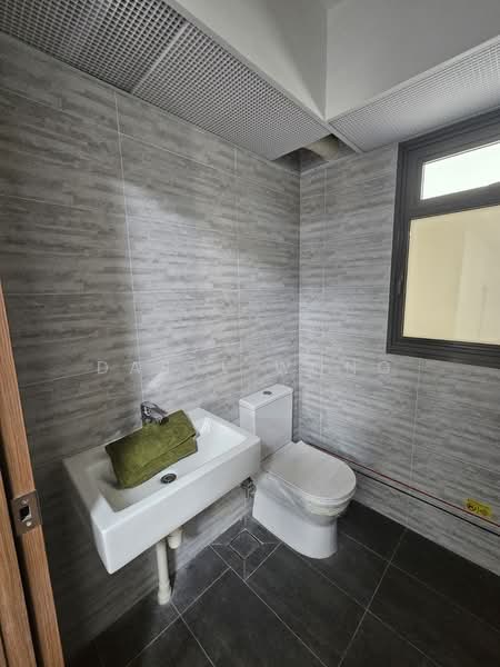 663C Tampines Street 64, 663C Tampines Street 64, 2 Bedrooms, 1,001 sqft, HDB Flat For Rent, by Daryl Wong, 500244129 - Bathroom - PropertyGuru.com.sg