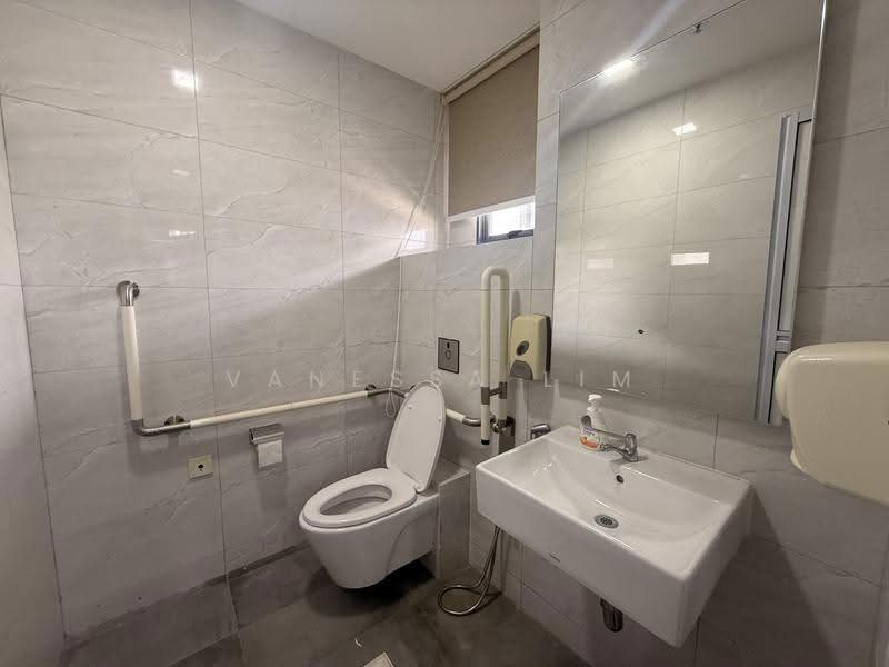 CT Hub 2, 114 Lavender Street, Balestier / Toa Payoh, 1,324 sqft, Office For Rent, by Vanessa Lim, 500244131 - Bathroom - CommercialGuru.com.sg