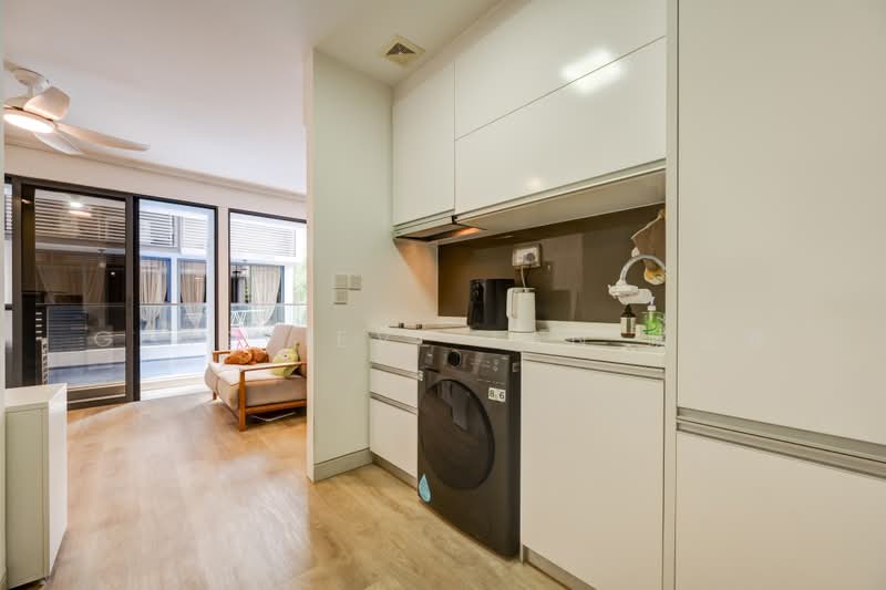 RV Edge, 2 Shanghai Road, Tanglin / Holland / Bukit Timah, Studio, 377 sqft, Condominium For Sale, by Genevieve Tan 陈仪珠, 500244141 - Kitchen - PropertyGuru.com.sg