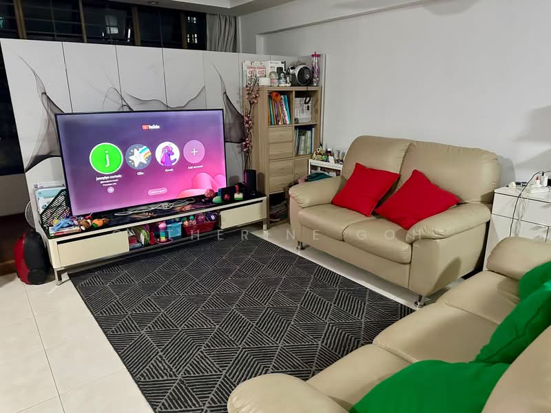 586 Woodlands Drive 16, 586 Woodlands Drive 16, Admiralty / Woodlands, Room Rental, 150 sqft, HDB Flat For Rent, by Catherine Goh, 500244147 - Living Room - PropertyGuru.com.sg