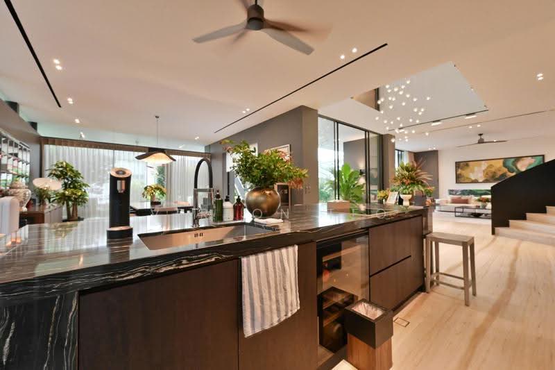 MAGNUM OPUS BUNGALOW WITH EVERYTHING, Tanglin / Holland / Bukit Timah, 8 Bedrooms, 9,999 sqft, Bungalow House For Sale, by Vernon Teo, 500244163 - Kitchen - PropertyGuru.com.sg