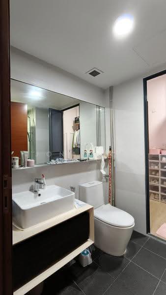 Vibes @ Upper Serangoon, 488 Upper Serangoon Road, 1 Bedroom, 441 sqft, Apartment For Sale, by Jonathan Kang, 500244167 - Bathroom - PropertyGuru.com.sg