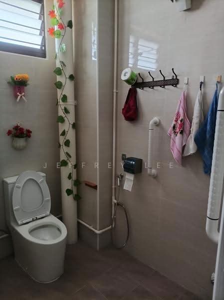 931 Jurong West Street 92, 931 Jurong West Street 92, Room Rental, 150 sqft, HDB Flat For Rent, by Jeffrey Lee, 500244183 - Bathroom - PropertyGuru.com.sg