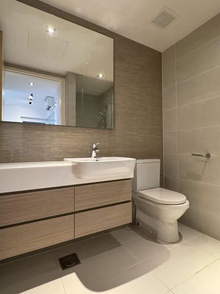 The Lakefront Residences, 42 Lakeside Drive, 2 Bedrooms, 764 sqft, Condominium For Rent, by Ken Ng, 500244185 - Bathroom - PropertyGuru.com.sg
