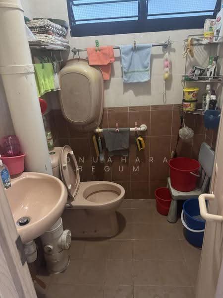 231 Bukit Batok East Avenue 5, 231 Bukit Batok East Avenue 5, Dairy Farm / Bukit Panjang / Choa Chu Kang, Room Rental, 80 sqft, HDB Flat For Rent, by Monuahara Begum, 500244193 - Bathroom - PropertyGuru.com.sg