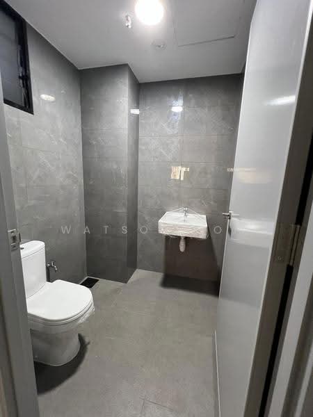 Food Vision @ Mandai, 21 Mandai Estate, 3,444 sqft, Factory / Workshop (B2) For Sale, by Watson Poh, 500244198 - Bathroom - CommercialGuru.com.sg