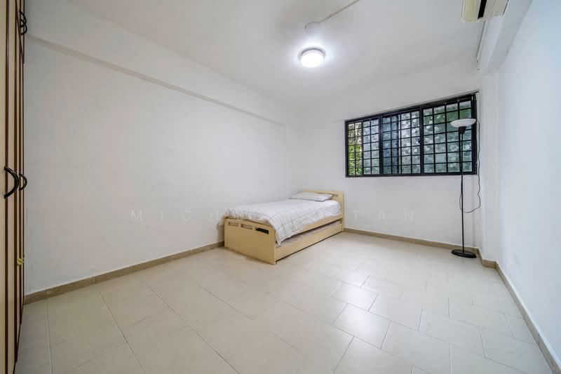307 Serangoon Avenue 2, 307 Serangoon Avenue 2, 3 Bedrooms, 980 sqft, HDB Flat For Sale, by Michelle Tan, 500244208 - Bedroom - PropertyGuru.com.sg