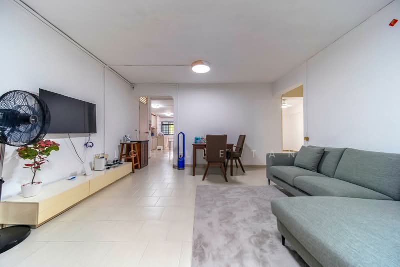 307 Serangoon Avenue 2, 307 Serangoon Avenue 2, 3 Bedrooms, 980 sqft, HDB Flat For Sale, by Michelle Tan, 500244208 - Living Room - PropertyGuru.com.sg