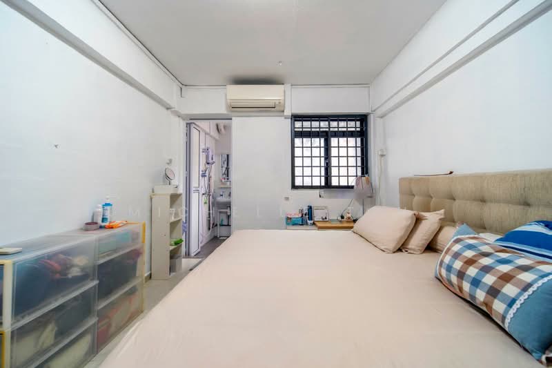 307 Serangoon Avenue 2, 307 Serangoon Avenue 2, 3 Bedrooms, 980 sqft, HDB Flat For Sale, by Michelle Tan, 500244208 - Bedroom - PropertyGuru.com.sg
