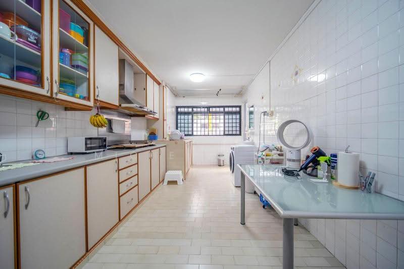 307 Serangoon Avenue 2, 307 Serangoon Avenue 2, 3 Bedrooms, 980 sqft, HDB Flat For Sale, by Michelle Tan, 500244208 - Kitchen - PropertyGuru.com.sg