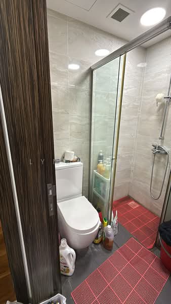 One Robey, 1 Robey Crescent, Hougang / Punggol / Sengkang, Room Rental, 80 sqft, Condominium For Rent, by Lynda How, 500244211 - Bathroom - PropertyGuru.com.sg