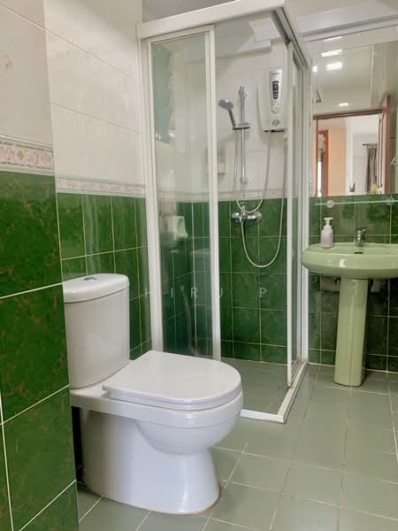 Melville Park, 28 Simei Street 1, 2 Bedrooms, 958 sqft, Apartment For Rent, by Thiru P, 500244220 - Bathroom - PropertyGuru.com.sg