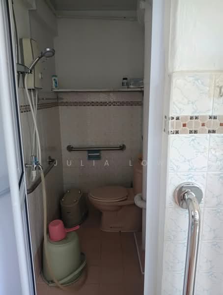 45 Circuit Road, 45 Circuit Road, Macpherson / Potong Pasir, 1 Bedroom, 452 sqft, HDB Flat For Sale, by Julia Low, 500244229 - Bathroom - PropertyGuru.com.sg
