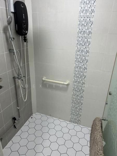 821 Woodlands Street 82, 821 Woodlands Street 82, 2 Bedrooms, 572 sqft, HDB Flat For Rent, by Dexter Lim, 500244236 - Bathroom - PropertyGuru.com.sg