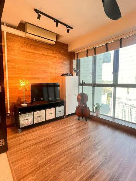 The Madeira, 52 Bukit Batok Street 31, 4 Bedrooms, 1,302 sqft, Condominium For Sale, by Jeremy He, 500244244 - Living Room - PropertyGuru.com.sg