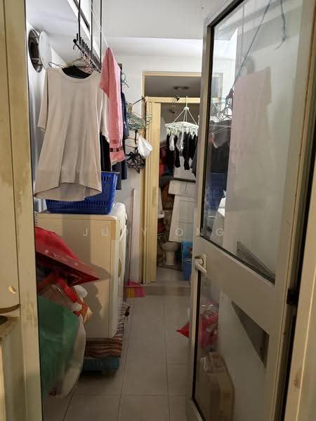 Hillview Regency, 28 Bukit Batok East Avenue 2, 3 Bedrooms, 1,195 sqft, Condominium For Sale, by Judy Ong, 500244247 - Interior - PropertyGuru.com.sg