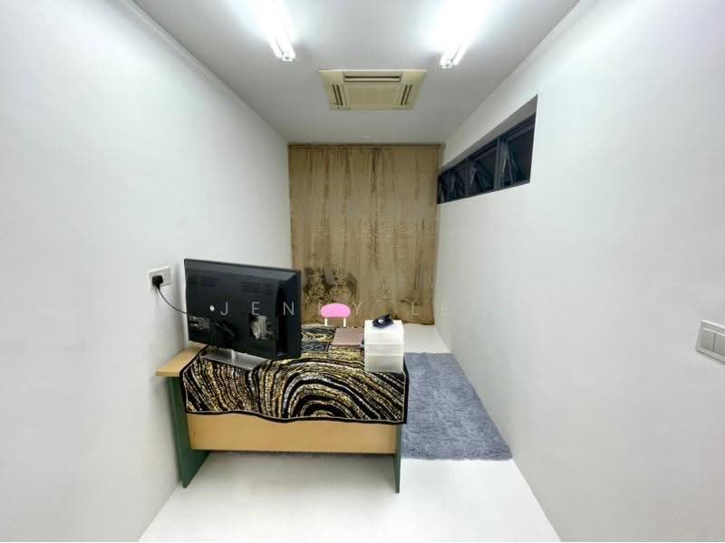 Le Regal, 340 340, Eunos / Geylang / Paya Lebar, 129 sqft, Shop / Shophouse For Sale, by Jenny Lee, 500244254 - CommercialGuru.com.sg