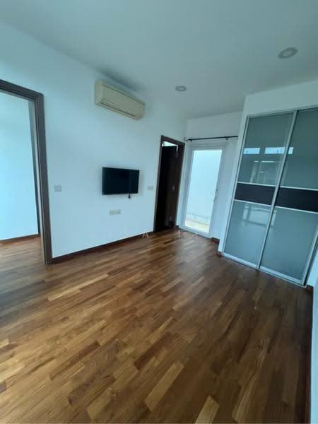 Parc Rosewood, 71 Rosewood Drive, 2 Bedrooms, 1,335 sqft, Condominium For Sale, by Lisa Liu, 500244263 - PropertyGuru.com.sg