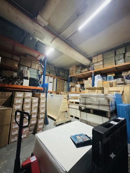 Pantech Business Hub, 194 Pandan Loop, Buona Vista / West Coast / Clementi New Town, 1,367 sqft, Factory / Workshop (B2) For Sale, by Michelle Tan, 500244264 - CommercialGuru.com.sg
