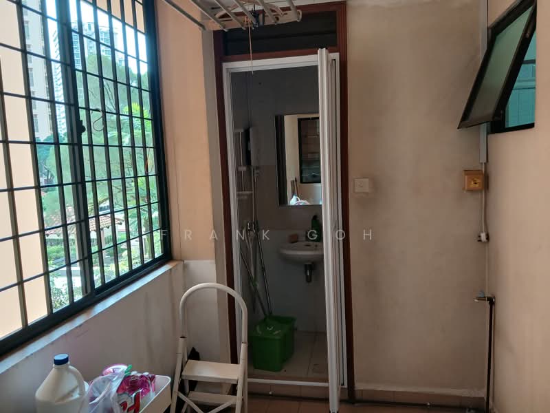 Dover Parkview, 30 Dover Rise, 3 Bedrooms, 1,249 sqft, Condominium For Sale, by Frank Goh, 500244279 - Bathroom - PropertyGuru.com.sg