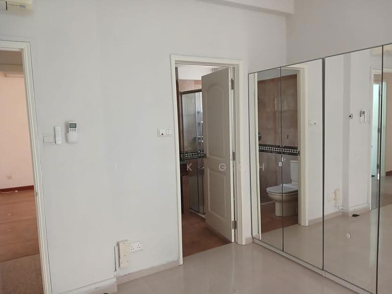 Dover Parkview, 30 Dover Rise, 3 Bedrooms, 1,249 sqft, Condominium For Sale, by Frank Goh, 500244279 - Bathroom - PropertyGuru.com.sg