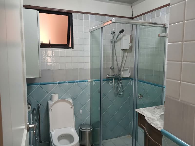 Dover Parkview, 30 Dover Rise, 3 Bedrooms, 1,249 sqft, Condominium For Sale, by Frank Goh, 500244279 - Bathroom - PropertyGuru.com.sg