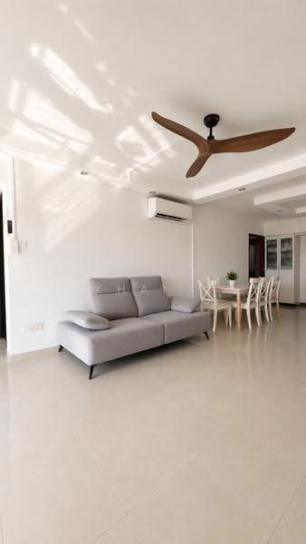 132 Edgedale Plains, 132 Edgedale Plains, Hougang / Punggol / Sengkang, 3 Bedrooms, 1,194 sqft, HDB Flat For Sale, by Khai ., 500244283 - Living Room - PropertyGuru.com.sg