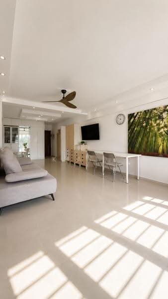 132 Edgedale Plains, 132 Edgedale Plains, Hougang / Punggol / Sengkang, 3 Bedrooms, 1,194 sqft, HDB Flat For Sale, by Khai ., 500244283 - Living Room - PropertyGuru.com.sg