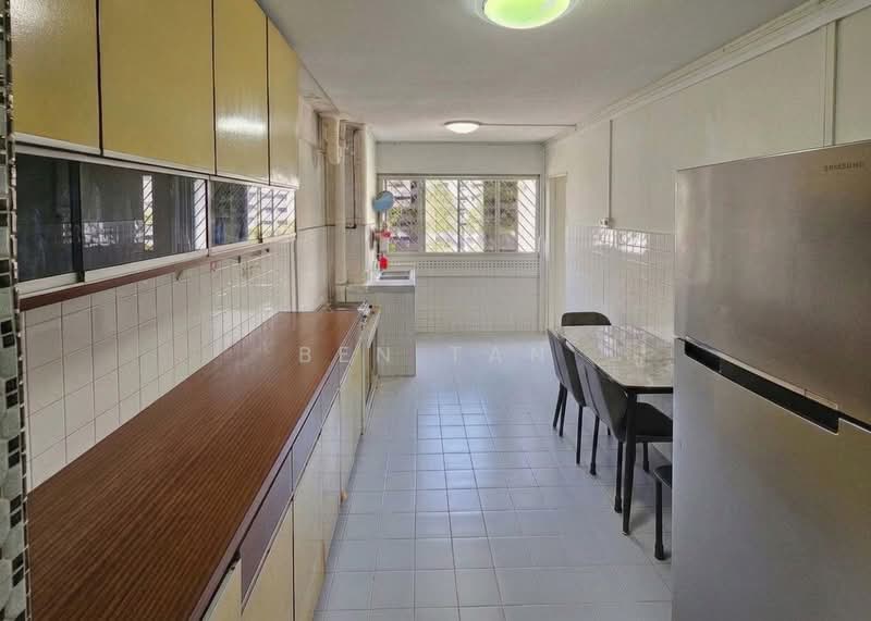 115 Jurong East Street 13, 115 Jurong East Street 13, Boon Lay / Jurong / Tuas, 2 Bedrooms, 721 sqft, HDB Flat For Sale, by Ben Tan, 500244284 - Kitchen - PropertyGuru.com.sg