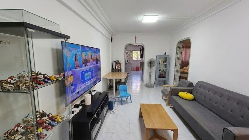 115 Jurong East Street 13, 115 Jurong East Street 13, Boon Lay / Jurong / Tuas, 2 Bedrooms, 721 sqft, HDB Flat For Sale, by Ben Tan, 500244284 - Living Room - PropertyGuru.com.sg