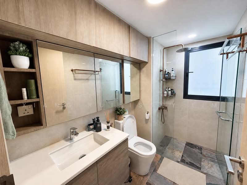 Treasure at Tampines, 55 Tampines Lane, 3 Bedrooms, 840 sqft, Condominium For Sale, by Xiang Rui Issey Lim, 500244286 - Bathroom - PropertyGuru.com.sg