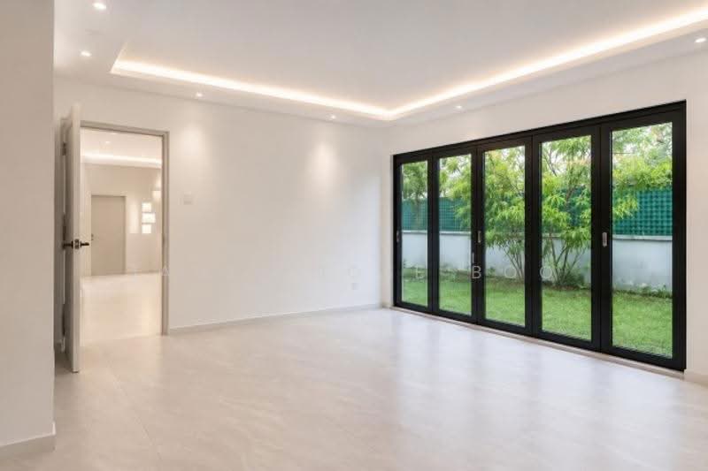 Cheap Pasir Ris Semi D | Regular land | Min walk to beach, 30, 4 Bedrooms, 3,800 sqft, Semi-Detached House For Sale, by James Jose Boo, 500244291 - ID pics - PropertyGuru.com.sg