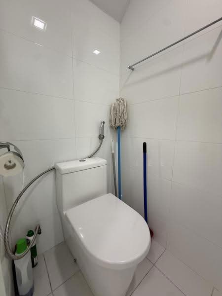 #1 Loft, 1 Lorong 24 Geylang, Studio, 150 sqft, Apartment For Rent, by Jia Qi Lee, 500244295 - Bathroom - PropertyGuru.com.sg