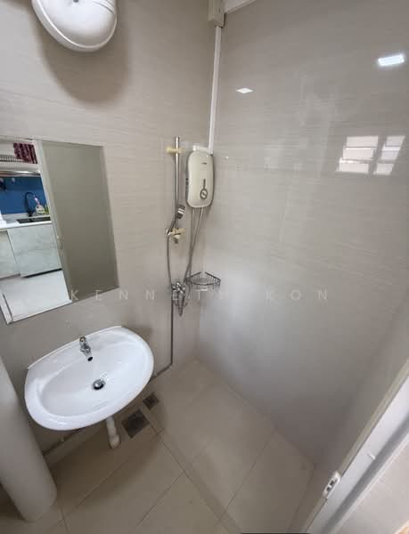 165 Simei Road, 165 Simei Road, Room Rental, 150 sqft, HDB Flat For Rent, by Kenneth Kon, 500244308 - Bathroom - PropertyGuru.com.sg