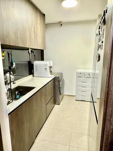 iNz Residence, 72 Choa Chu Kang Avenue 5, Dairy Farm / Bukit Panjang / Choa Chu Kang, 3 Bedrooms, 990 sqft, Executive Condominium For Sale, by James Lee, 500244315 - Kitchen - PropertyGuru.com.sg
