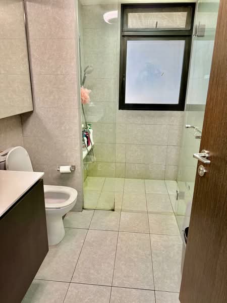 iNz Residence, 72 Choa Chu Kang Avenue 5, Dairy Farm / Bukit Panjang / Choa Chu Kang, 3 Bedrooms, 990 sqft, Executive Condominium For Sale, by James Lee, 500244315 - Bathroom - PropertyGuru.com.sg