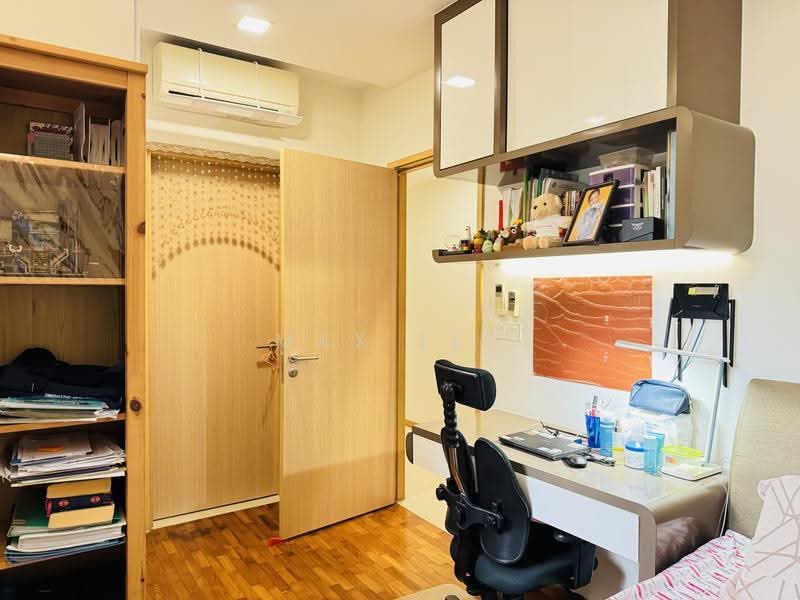 Forestville, 48 Woodlands Drive 16, 4 Bedrooms, 1,195 sqft, Condominium For Sale, by Max Lee, 500244319 - Junior Suite - PropertyGuru.com.sg