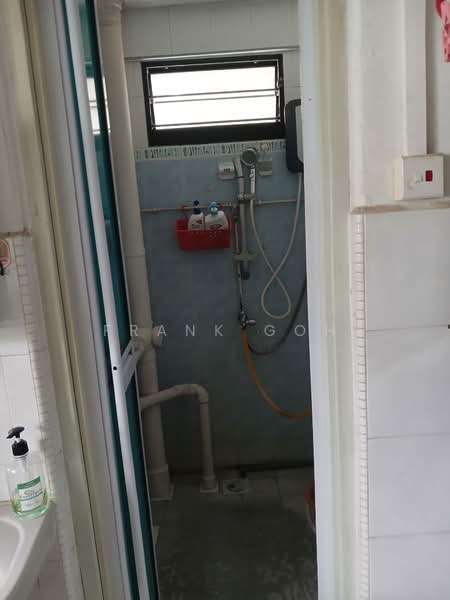 195 Kim Keat Avenue, 195 Kim Keat Avenue, Balestier / Toa Payoh, 2 Bedrooms, 710 sqft, HDB Flat For Sale, by Frank Goh, 500244320 - Bathroom - PropertyGuru.com.sg