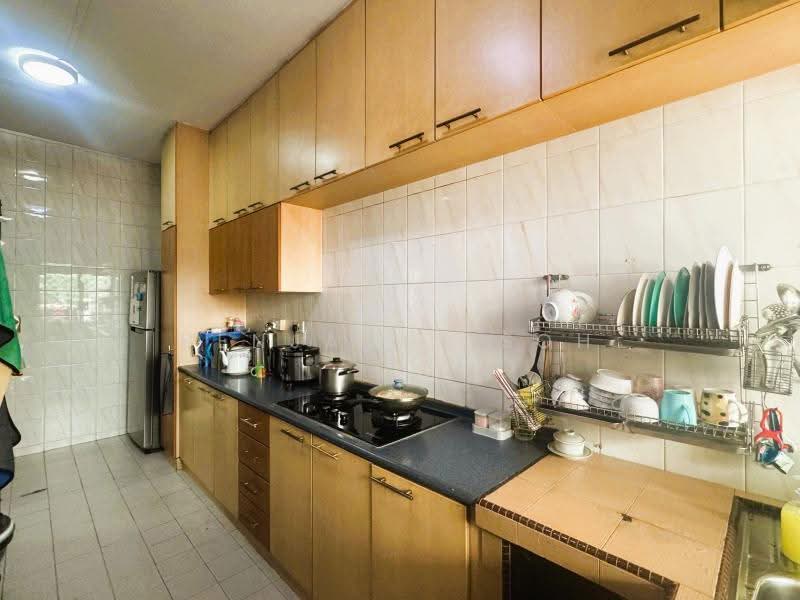AFFORDABLE CORNER-TERRACE NEAR MRT, 1-2 KM To Tao Nan, Haig Girls' & 1 KM to St Stephen's Schools, 4 Bedrooms, 2,000 sqft, Corner Terrace For Sale, by Benjamin Soh, 500244334 - Kitchen - PropertyGuru.com.sg