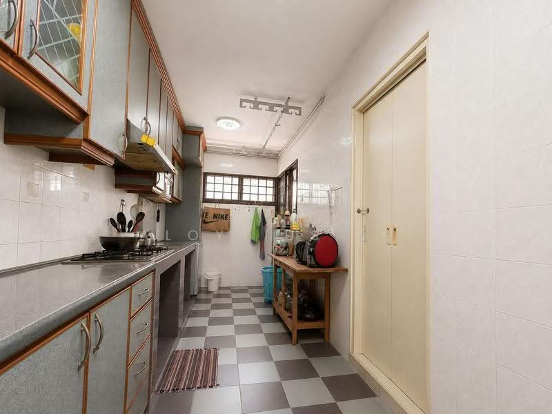323A Sengkang East Way, 323A Sengkang East Way, Hougang / Punggol / Sengkang, 3 Bedrooms, 1,184 sqft, HDB Flat For Sale, by Aloysius Ng, 500244354 - Kitchen - PropertyGuru.com.sg